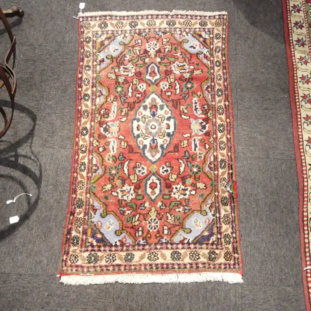 HAND KNOTTED WOOL PILE RUG 1200x690mm Image 1++