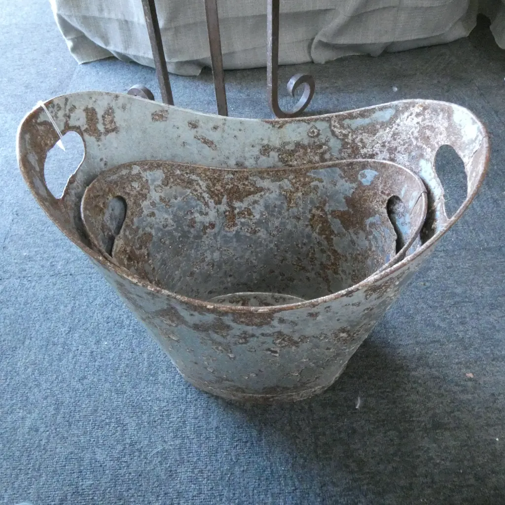 2 RUSTIC METAL BUCKETS H.365mm Image 1++
