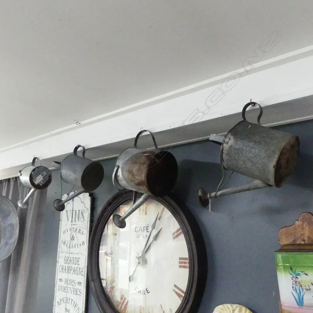 4 METAL WATERING CANS H.350mm some rusted Image 1++