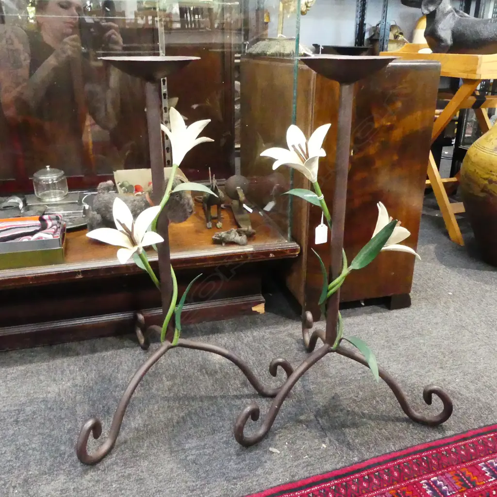 PR WROUGHT IRON CANDLESTICKS w. LILIES H.660mm Image 1++