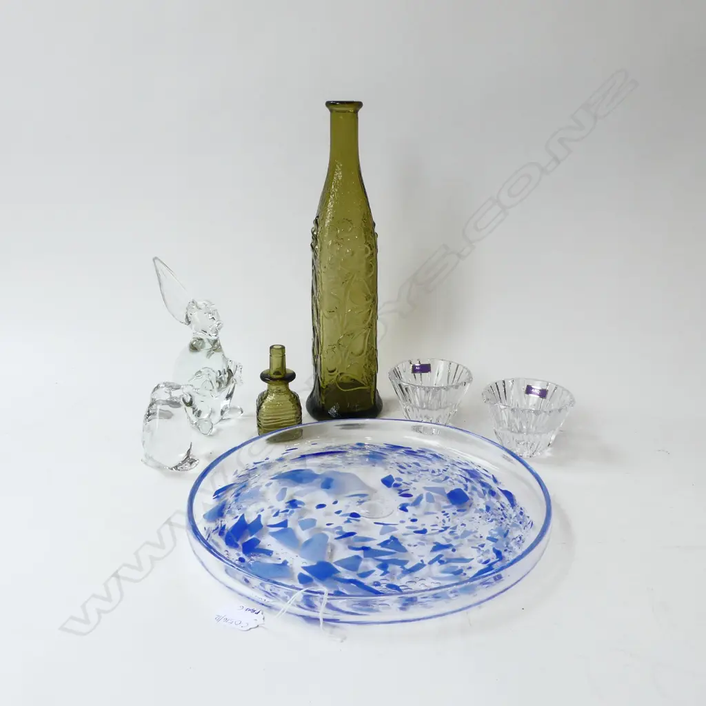 6 PCES GLASS; SIGNED PLATE, NORWAY 1991 310mm dia + PR WATERFORD MAQUIS VASES H.70mm, EMPOLI? BOTTLE H.430mm, 2 ANIMALS Image 1++