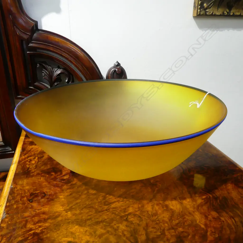 GIOVANNI NZ ART GLASS STEMMED BOWL signed Dia330mm Note: Giovanni (Italian for John) was the name used by John Leggott. Image 1++