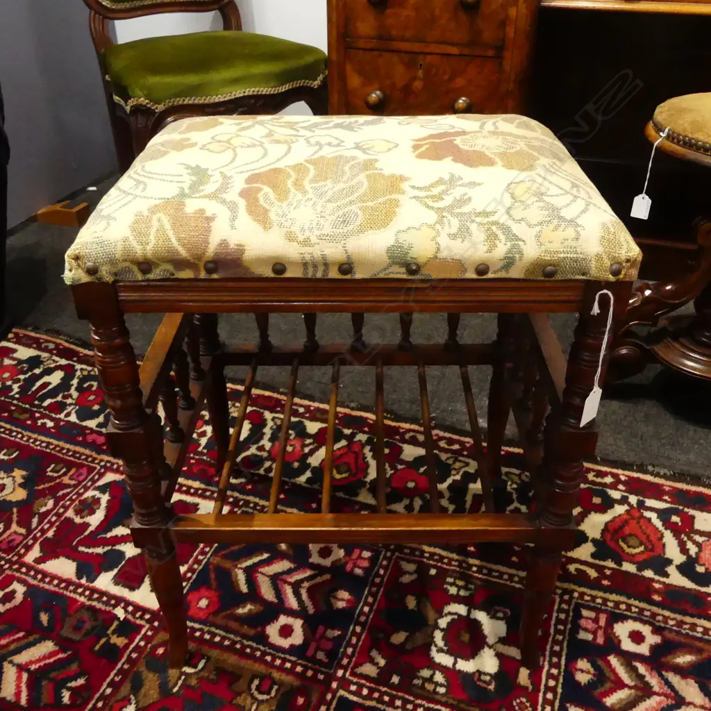 CUSHIONED EMBROIDED STOOL w. STORAGE 340x540mm Image 1++