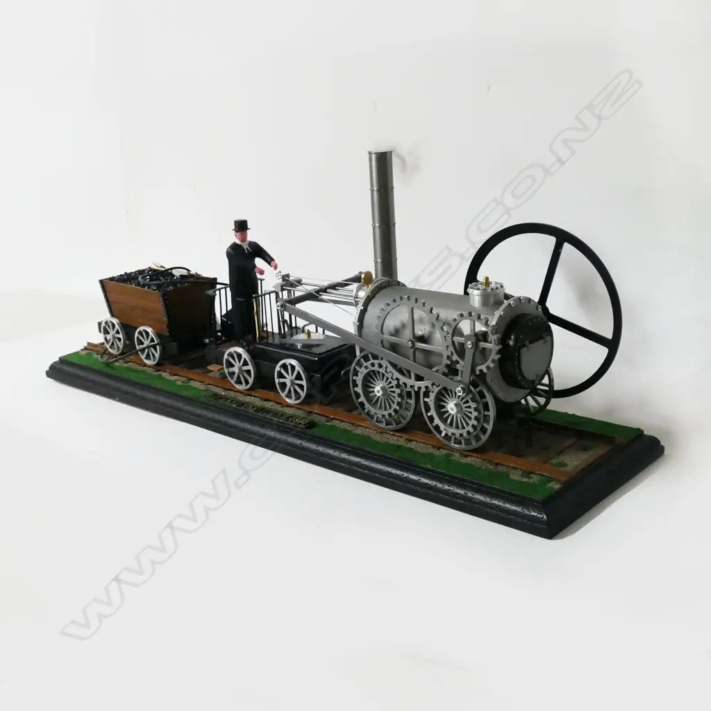 CASED MODEL OF RICHARD TREVITHICK 1803 STEAM ENGINE 810x225x370mm Image 1++