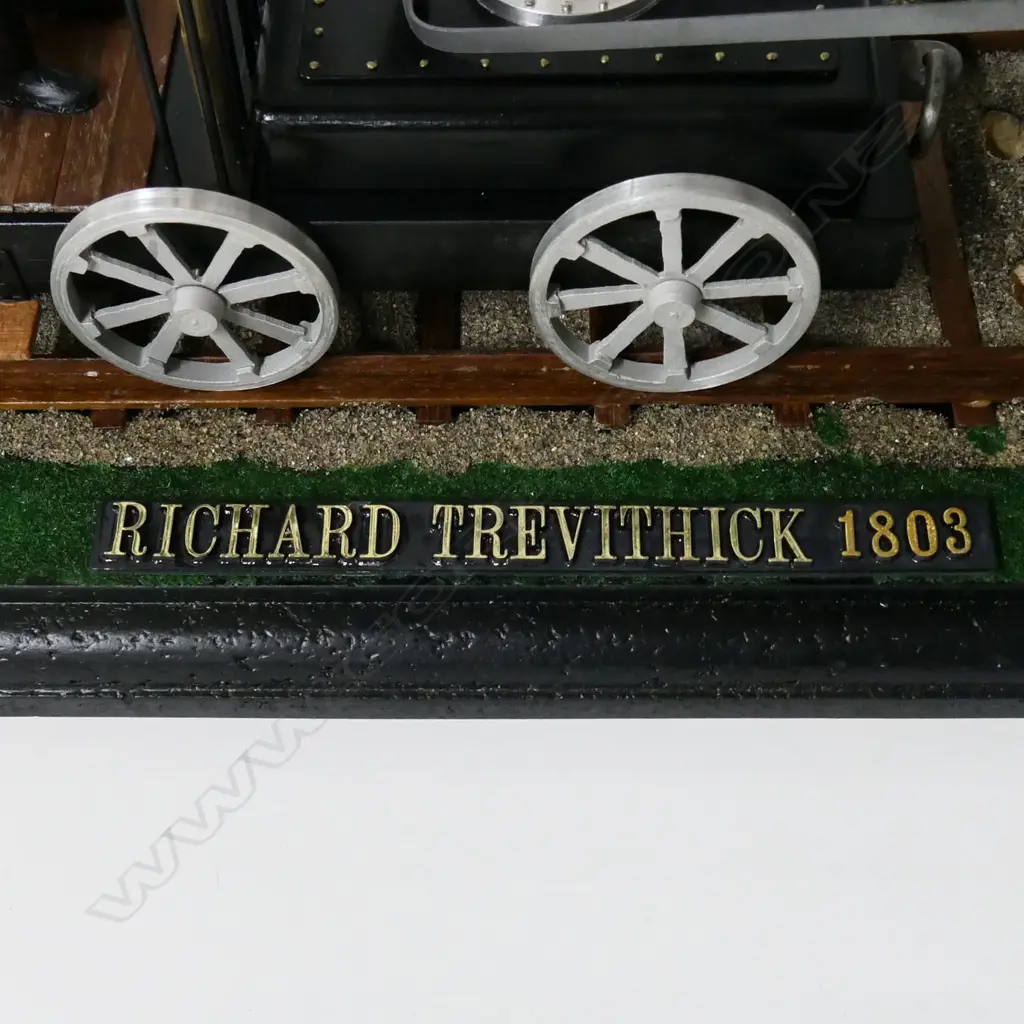 CASED MODEL OF RICHARD TREVITHICK 1803 STEAM ENGINE 810x225x370mm Image 1++