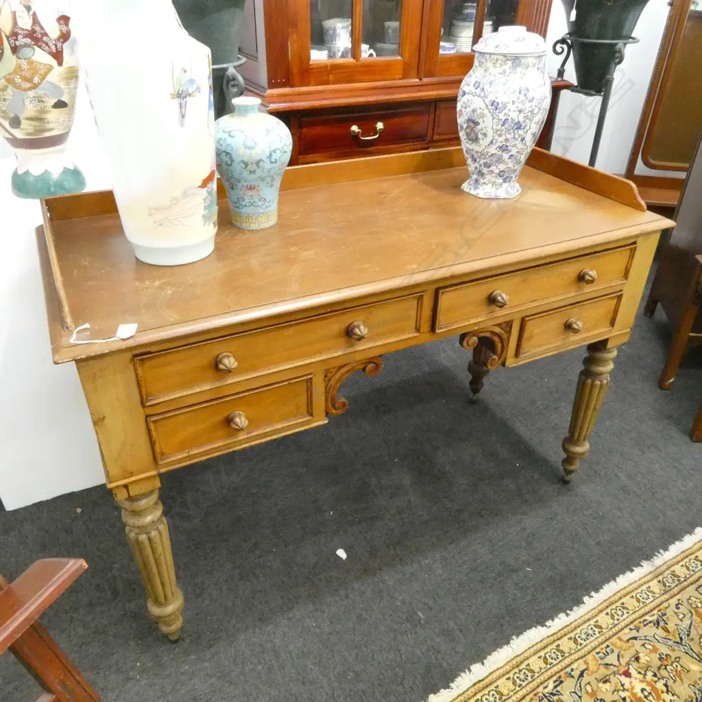 WRITING DESK ON CASTORS 1210x510x850mm Image 1++