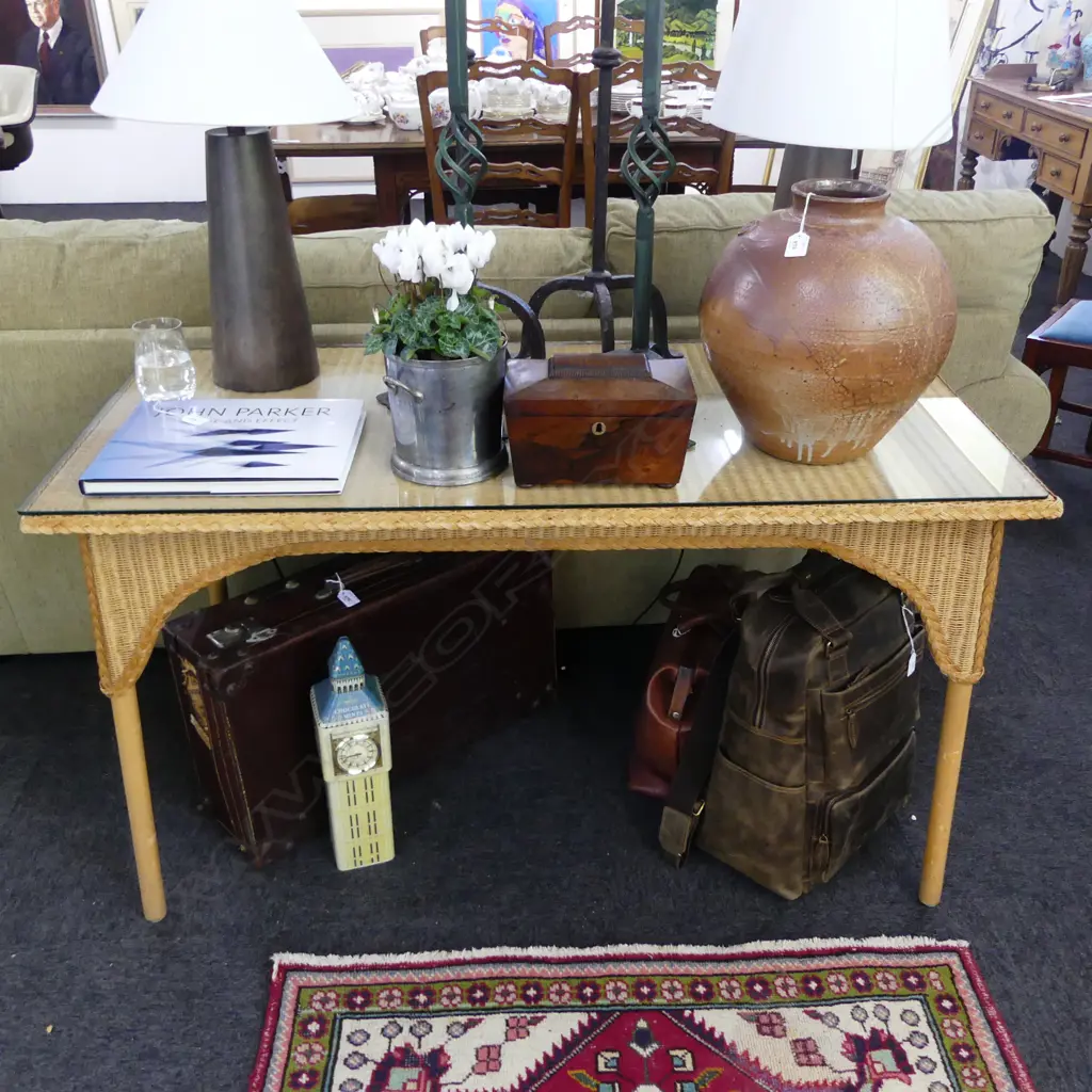 LUSTYS LLOYD LOOM TABLE, GLASS TOP 1240x590x715mm Image 1++