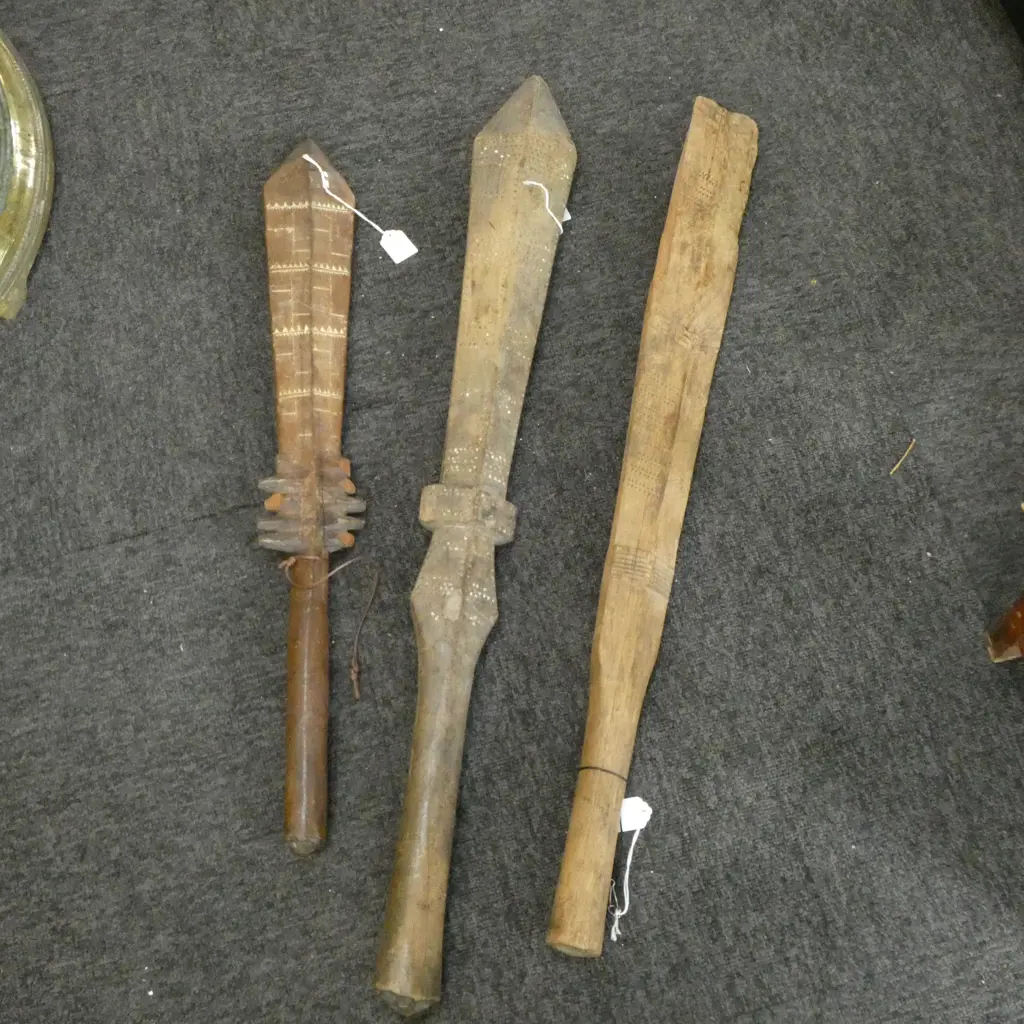 3 CARVED PACIFIC CLUBS L.860mm Image 1++