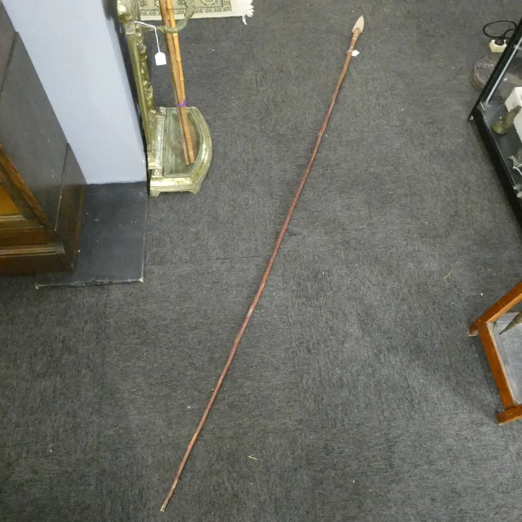 ABORIGINAL SPEAR ,STONE TIP AUSTRALIA Image 1++