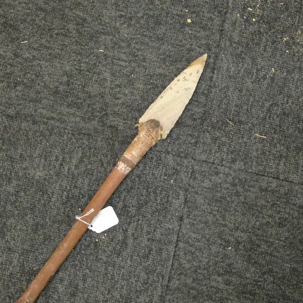 ABORIGINAL SPEAR ,STONE TIP AUSTRALIA Image 1++