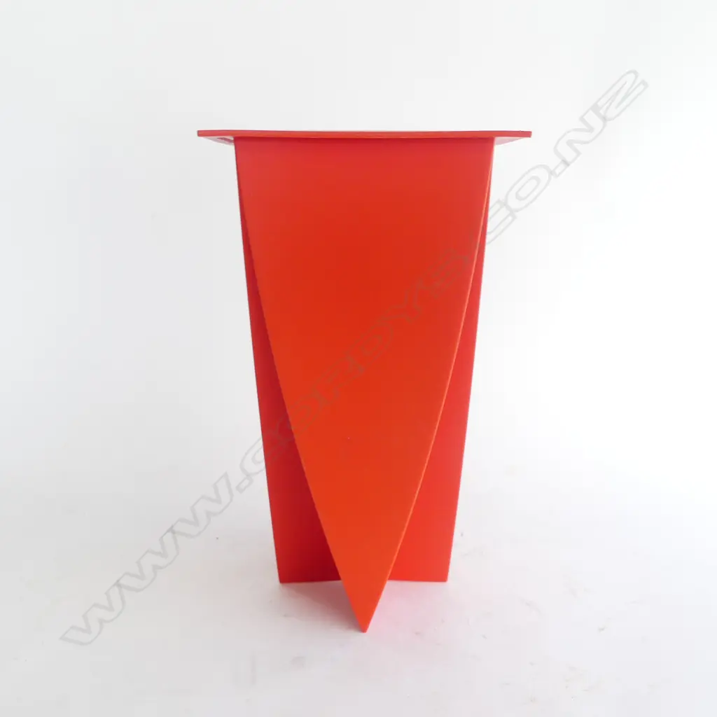 MARCELLO MORANDINI RED TIMO MAGIS VASE. Postmodern/space-Age. H.288mm Image 1++