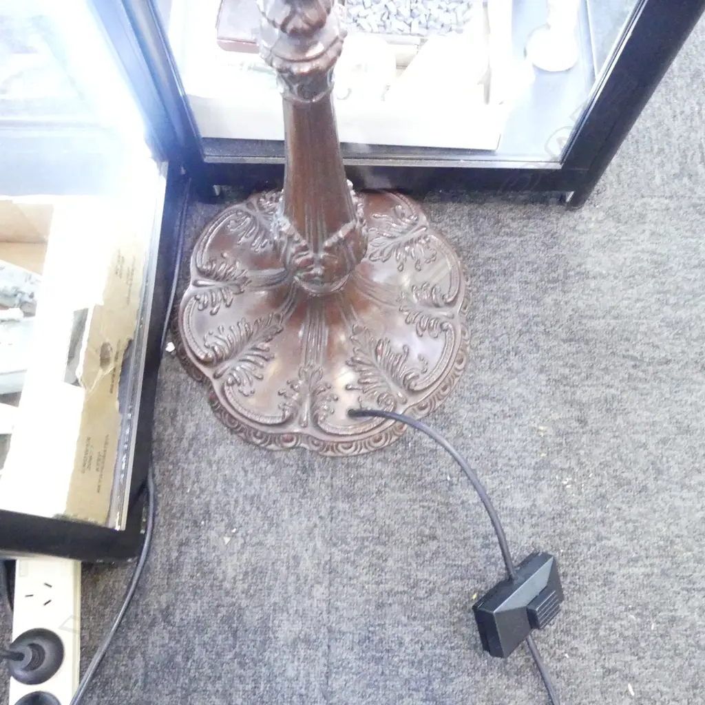 METAL STANDARD LAMP w. ART GLASS SHADE H.1640mm Image 1++