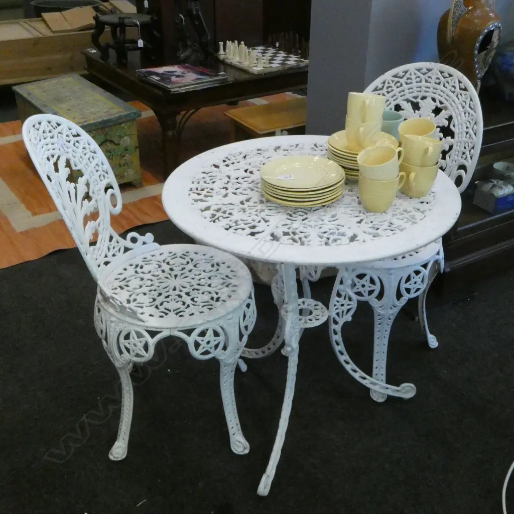 OUTDOOR GARDEN/PATIO SET; TABLE (Dia.655mm) & 2 CHAIRS Image 1++