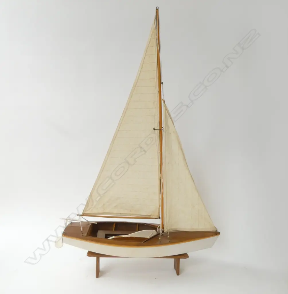 VINTAGE WOODEN MODEL SAIL BOAT ON STAND L.500mm Image 1++