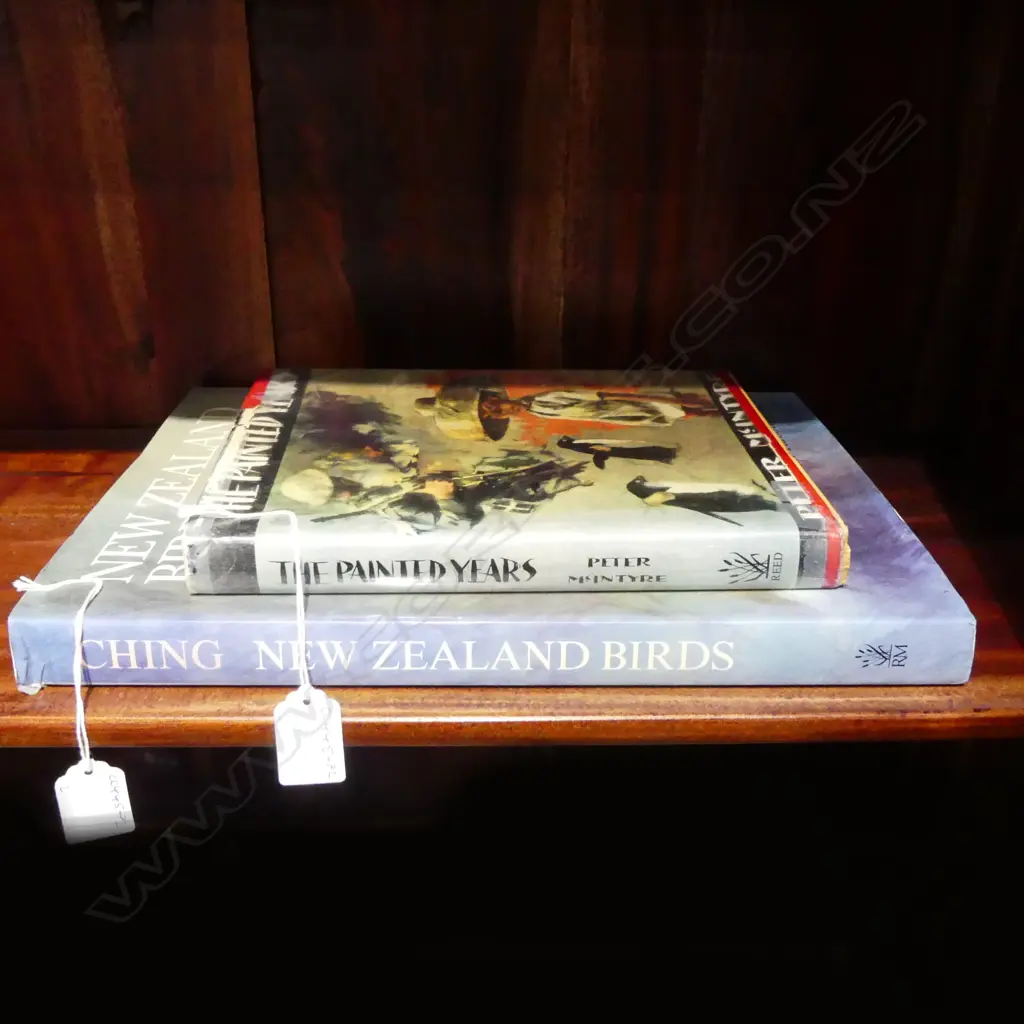 NEW ZEALAND BIRDS by RAYMOND CHING & THE PAINTED YEARS by PETER McINTYRE  Image 1++
