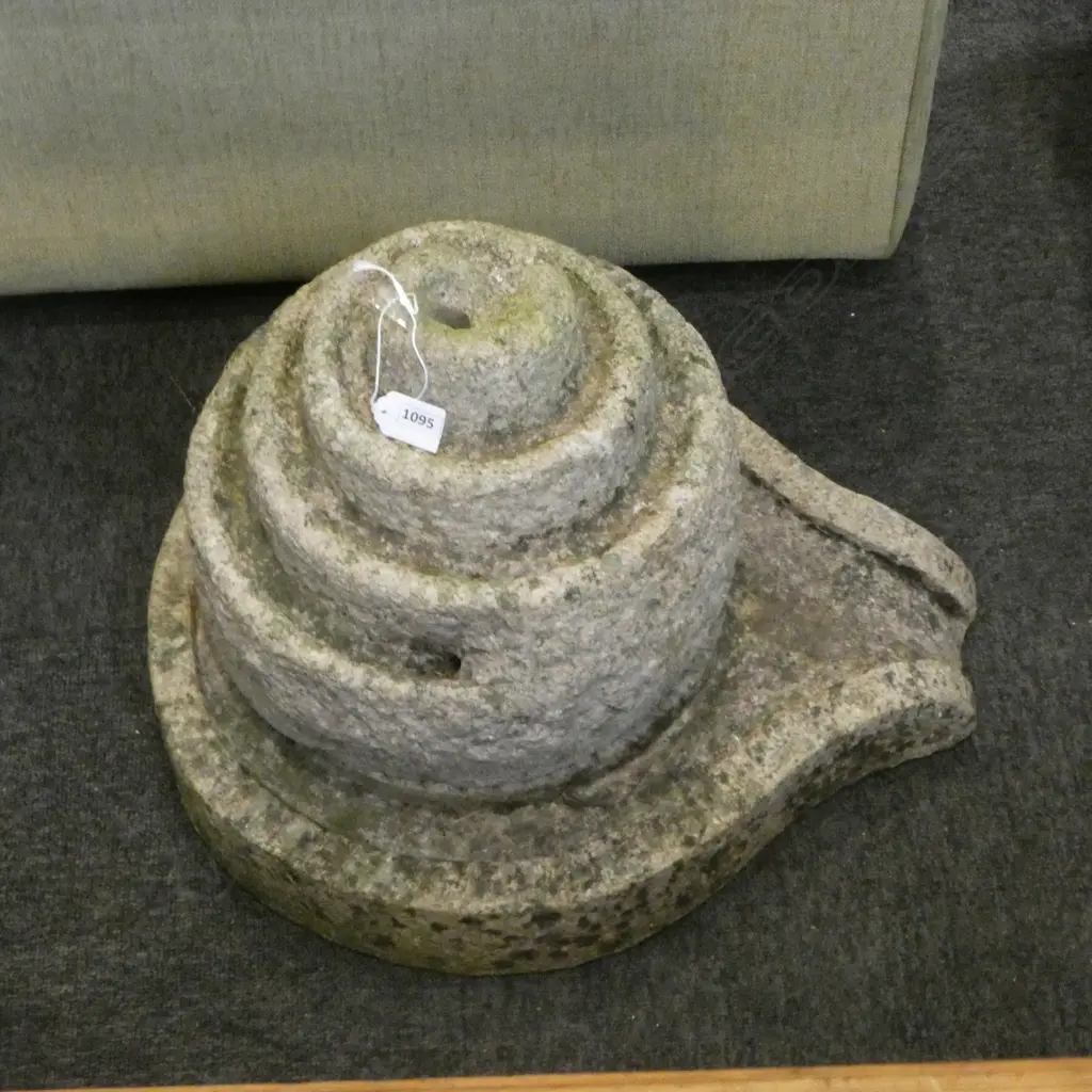 3 PCE CARVED STONE GARDEN WATER FEATURE H.350mm Image 1++