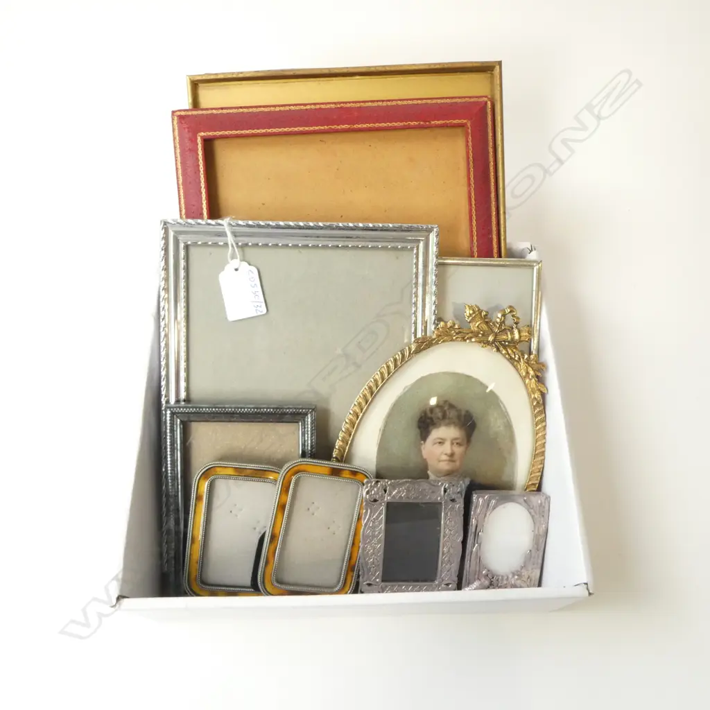 TEN ANTIQUE & VINTAGE PHOTO FRAMES – BRASS, SILVER PLATED, LEATHER ETC  Image 1++