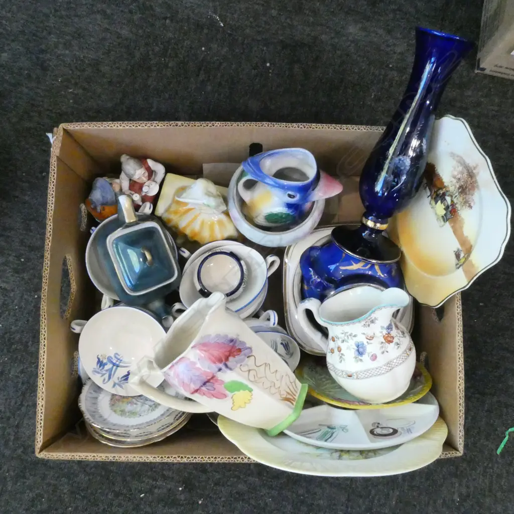 ASST. CHINA INCLUDING COPE AND SPODE JUG, ROYAL DOULTON 'COACHES', CHINA FIGURES, etc Image 1++