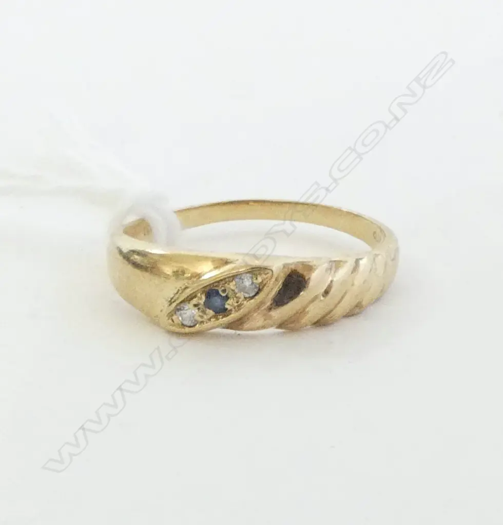 9ct GOLD CZ & SAPPHIRE RING 1.37gms SIZE M Image 1++
