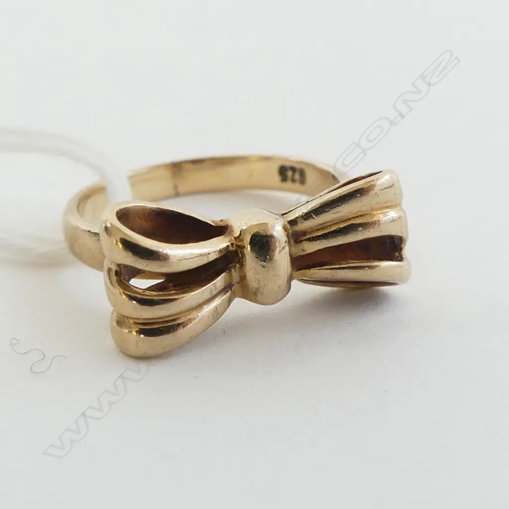 SILVER GILT BOW RING size H 1/2 Image 1++