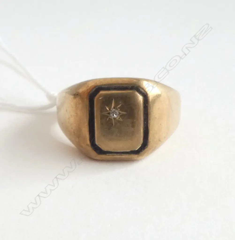 9ct YELLOW GOLD with SMALL DIAMOND SIGNET RING 6.4gms  SIZE S Image 1++