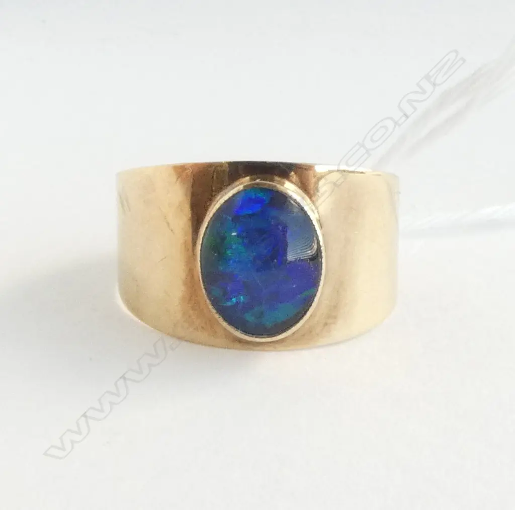 9CT OPAL TRIPLET RING, 2.4grms SIZE M Image 1++
