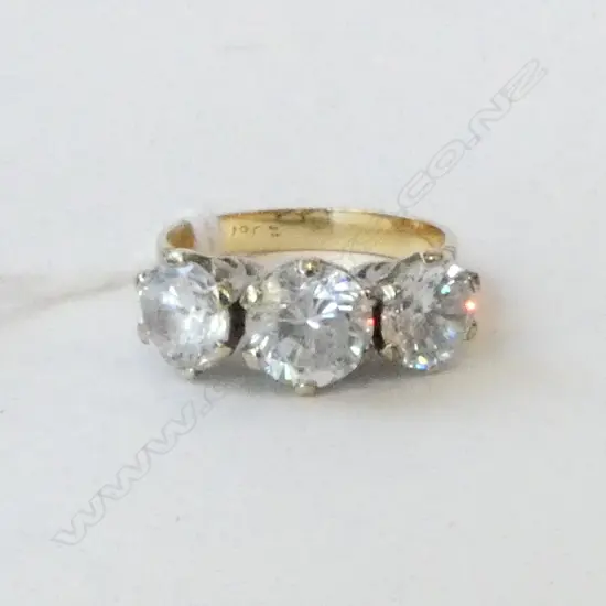 18ct GOLD & CZ RING 4.52gms SIZE L (CZ's show wear to surface)