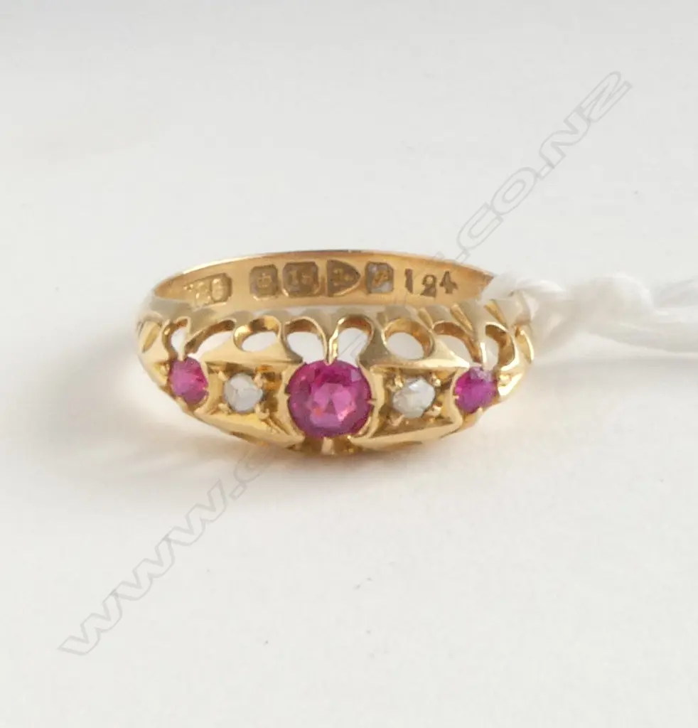 GEORGE V 18ct SYNTH. RUBY & DIAMOND RING, 2.4gm size L Image 1++