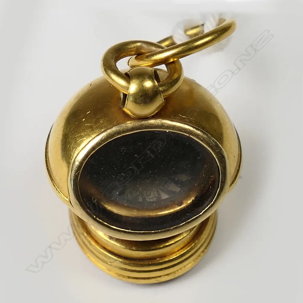 18ct YELLOW GOLD FOB SEAL as a ship's binnacle SET W AGATE PANEL & MINIATURE COMPASS 7.6gms Image 1++