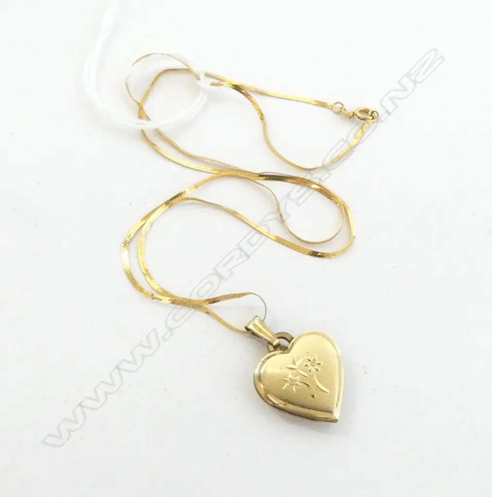 14ct GOLD CHAIN & HEART LOCKET 4.70gms Image 1++