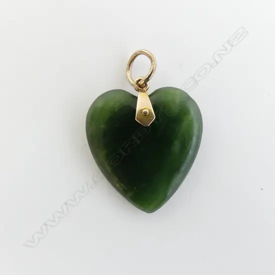 9ct POUNAMU HEART PENDANT