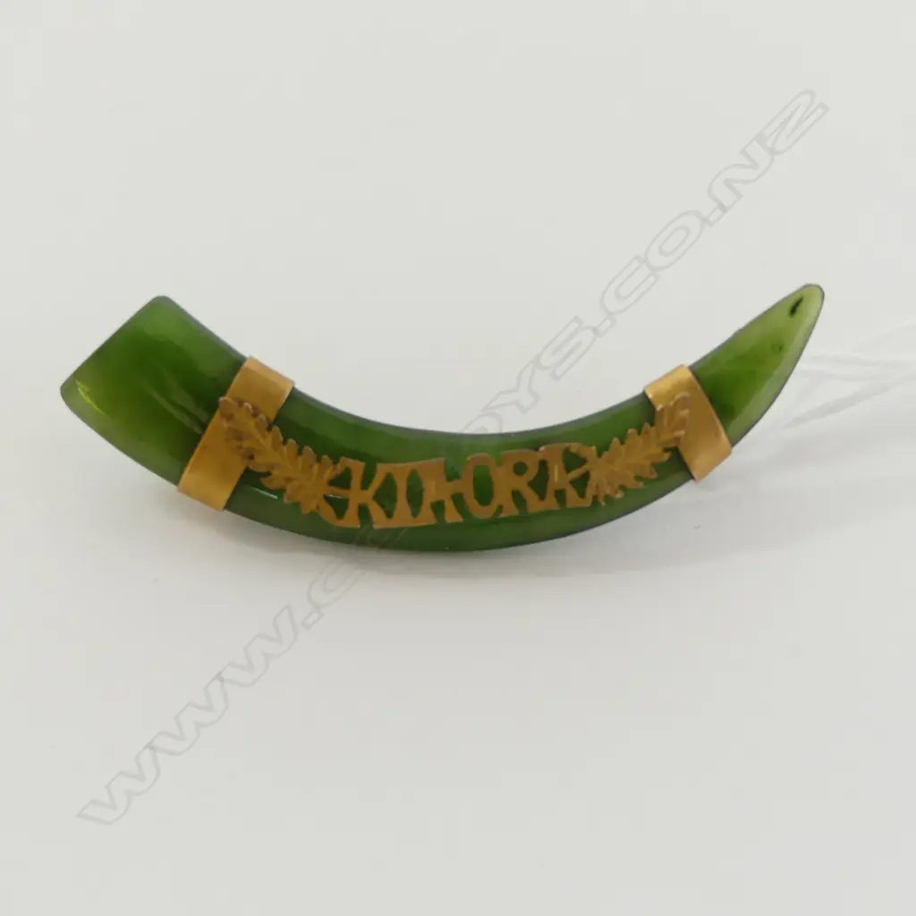 ANTIQUE 9CT GOLD AND POUNAMU KIA ORA BROOCH Image 1++