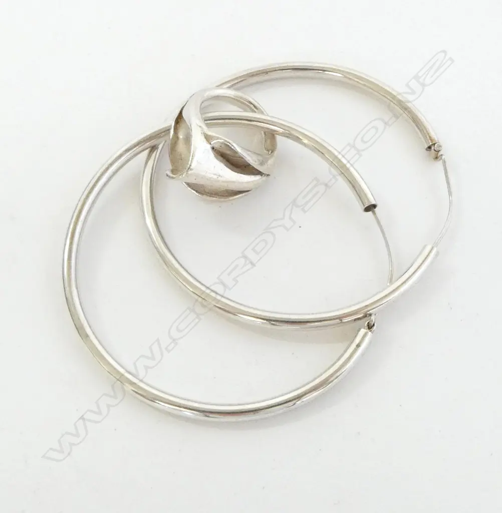 PR STG SILVER HOOP EARRINGS + RING 38.5gms Image 1++