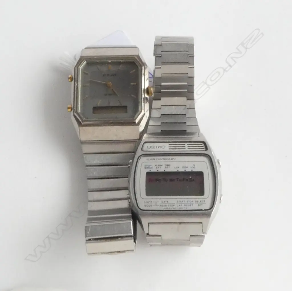 VINTAGE SEIKO GENTS WRISTWATCH w. PULSAR WRISTWATCH Image 1++