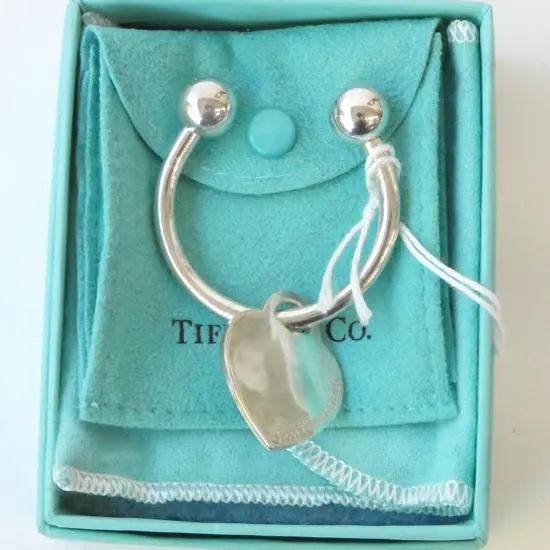 TIFFANY SILVER KEY RING IN BOX 33G