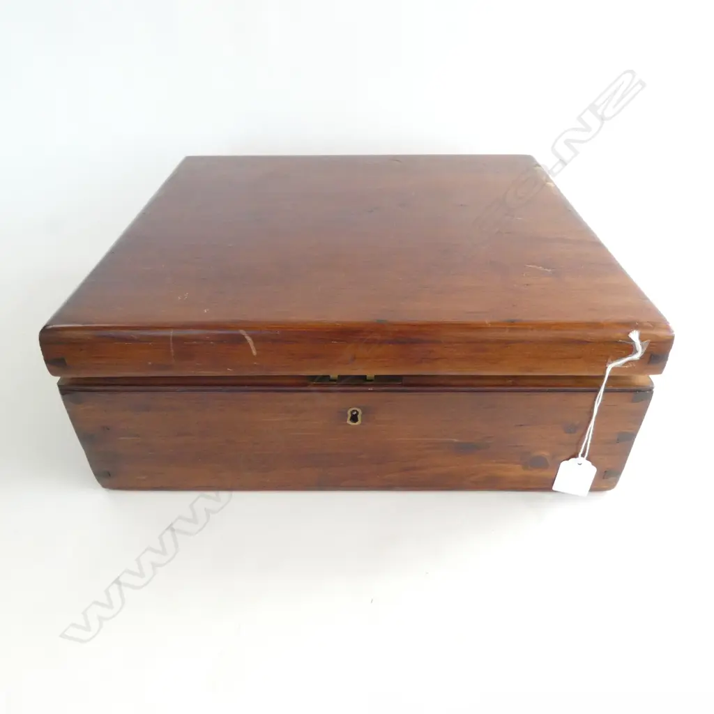 WOODEN DEED BOX & CONTENTS OF COSTUME JEWELLERY ETC Image 1++
