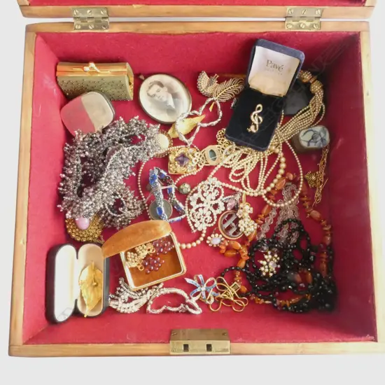 WOODEN DEED BOX & CONTENTS OF COSTUME JEWELLERY ETC