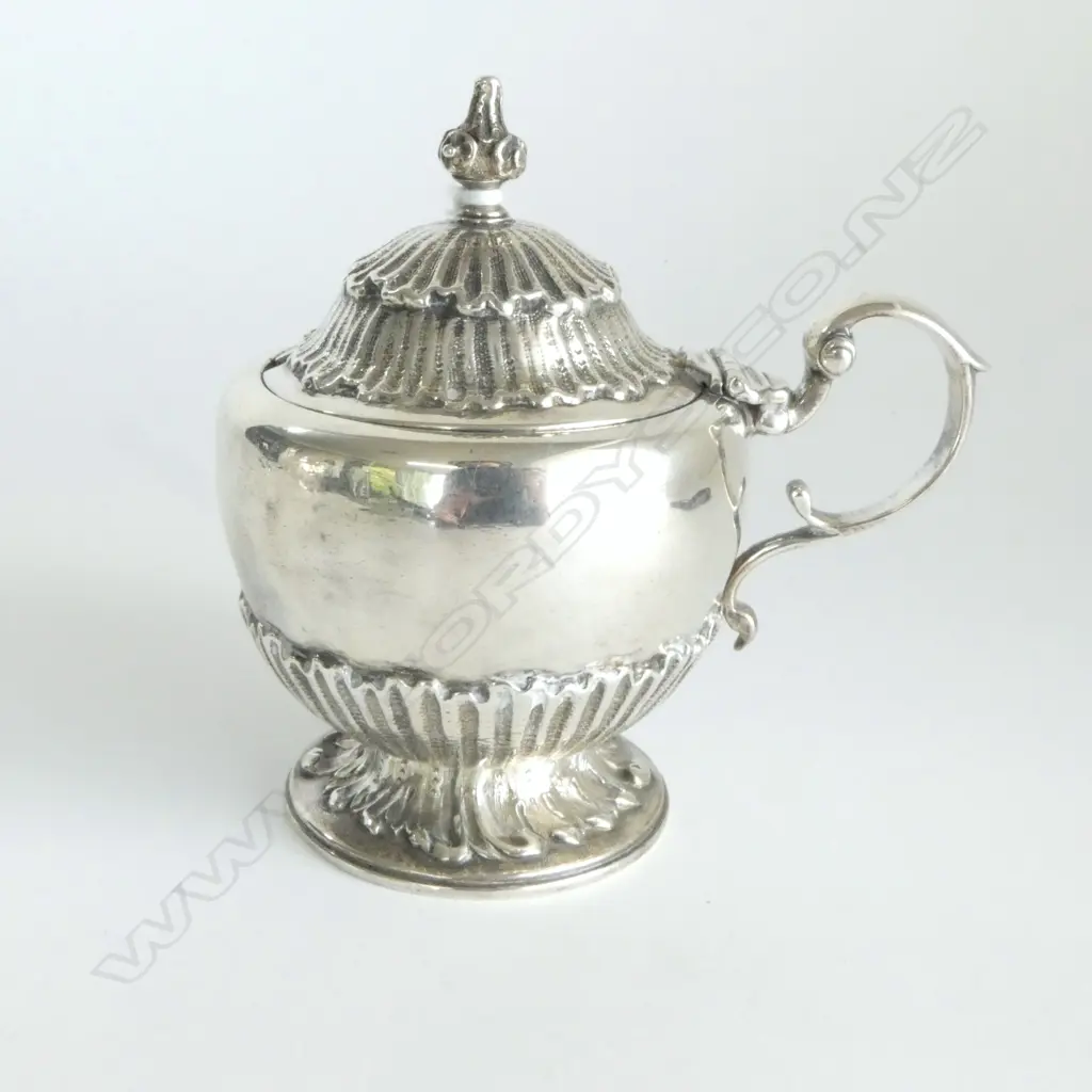 WMIV SILVER MUSTARD POT lidded 176gms. London 1824 Image 1++