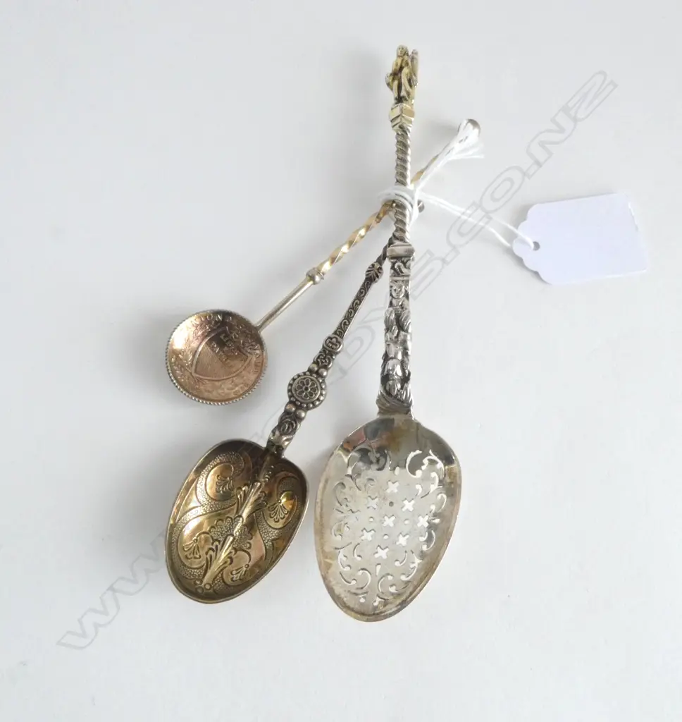 2 S/SILVER SPOONS & 1 CONT SILVER 800 SPOON 56gm Image 1++