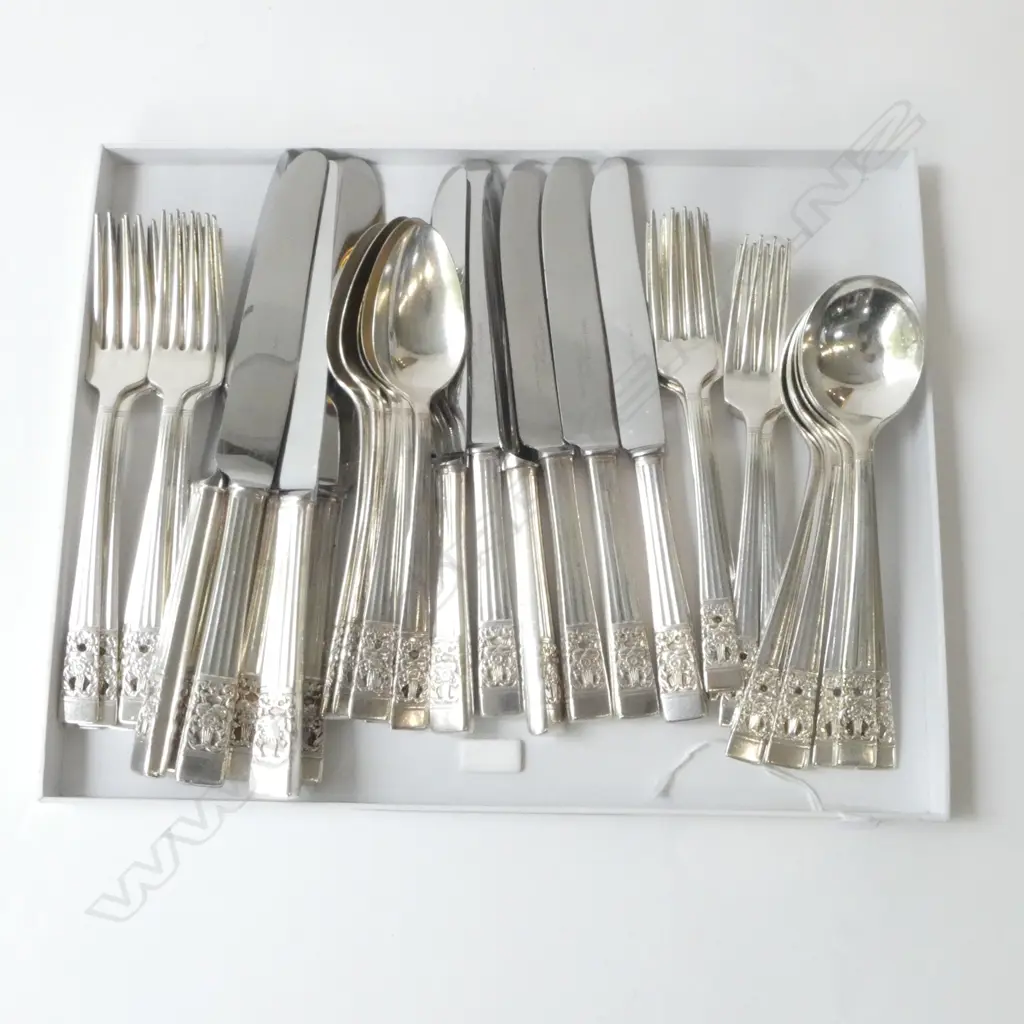 COMMUNITY PLATE ‘HAMPTON COURT’ CUTLERY SET 6 PLACE SETTING 36PC Image 1++