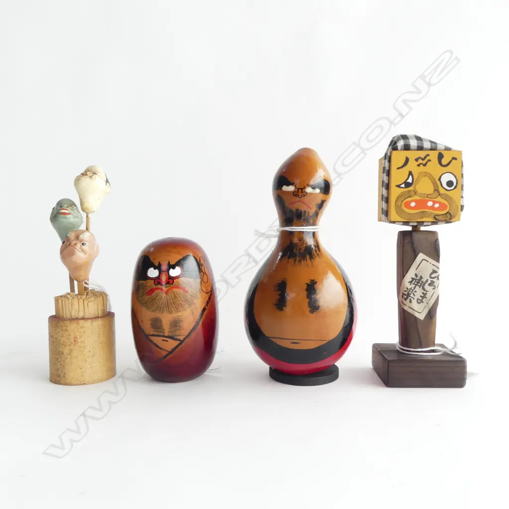 FOUR VINTAGE JAPANESE DARUMA FIGURES, H.80 - 140mm Image 1++