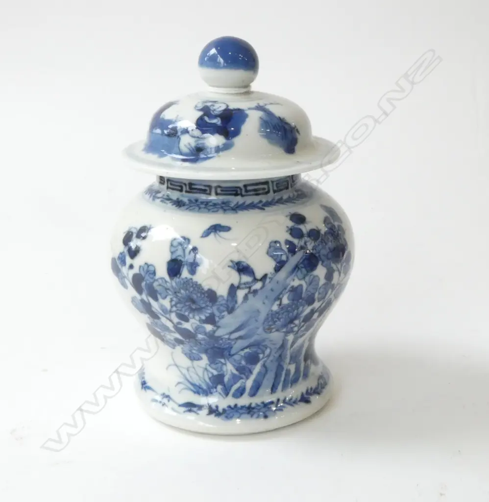 CHINESE B/W LIDDED GINGER JAR H.135mm Image 1++