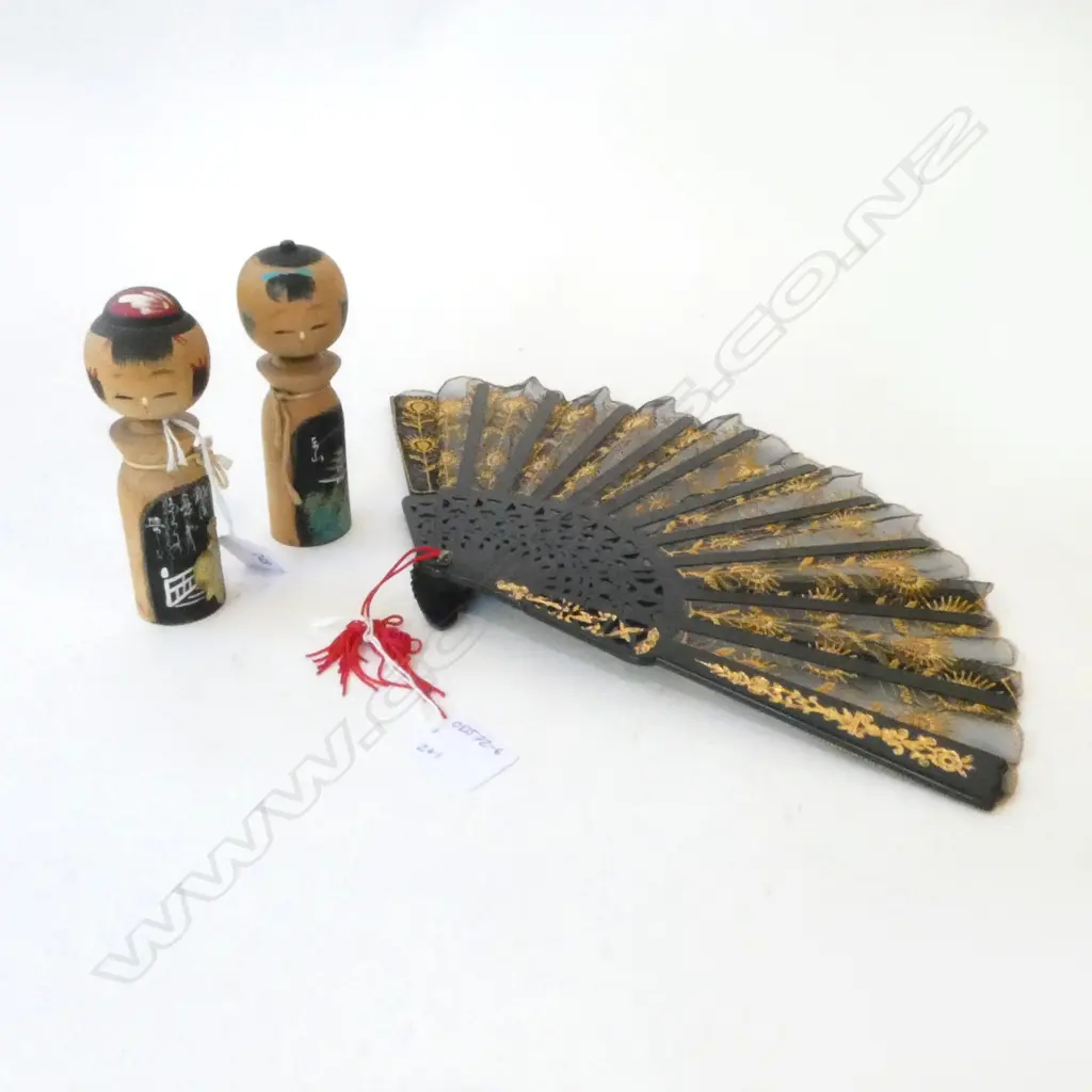 2 KOKESHI DOLLS H.135mm & SILK FAN Image 1++