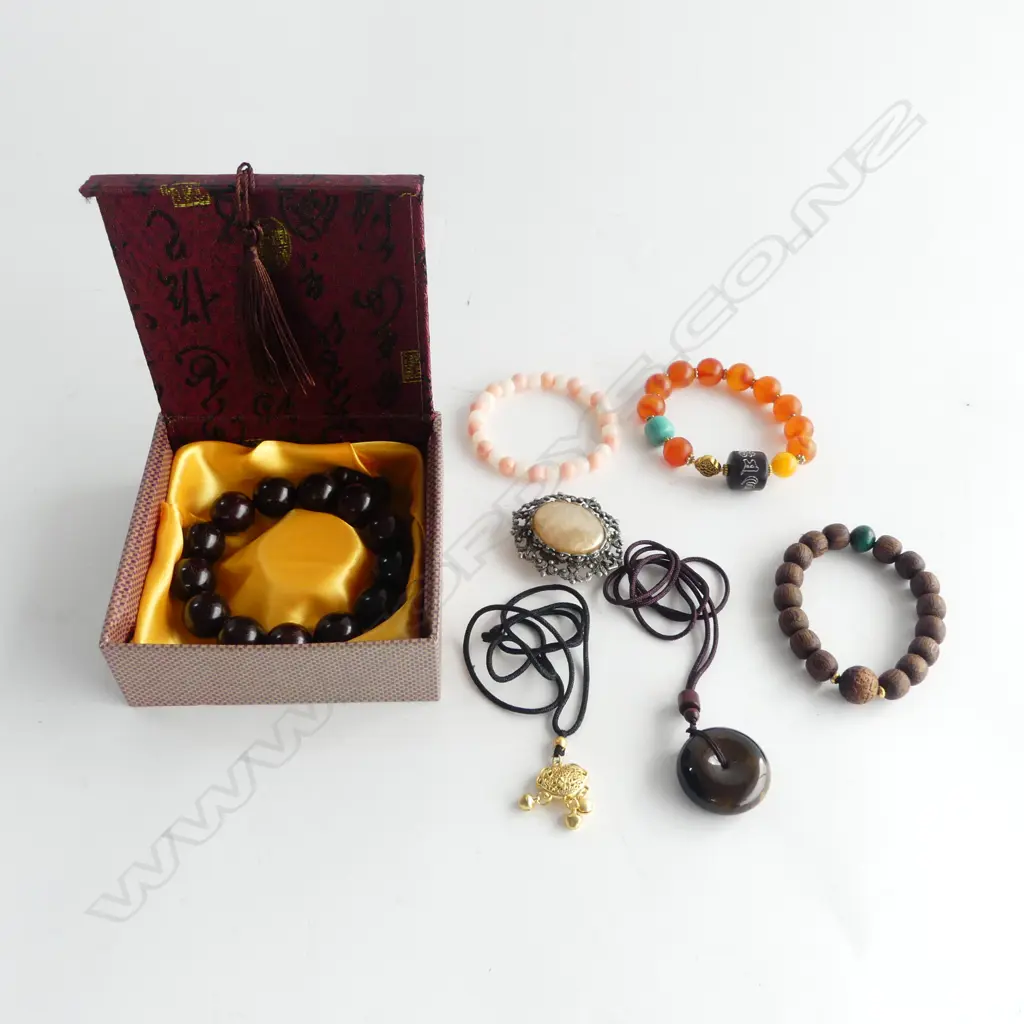 ASST. ORIENTAL JEWELLERY Image 1++