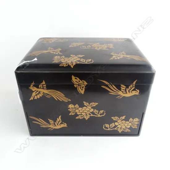 ORIENTAL LACQUER LIDDED BOX 335x250x230mm