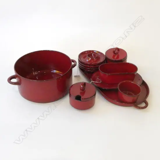 VILLEROY & BOCH 'GRANADA' RED GLAZE KITCHENALIA; NO LID ON POT, SMALL CHIP TO ONE