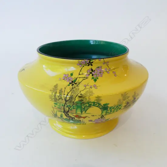 YELLOW SHELLY VASE 160mm dia