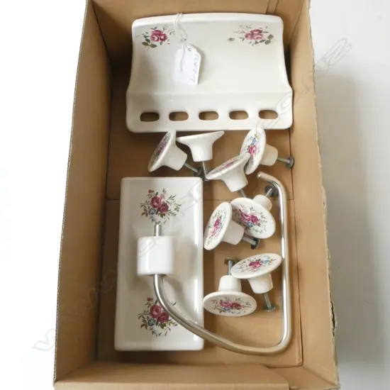 CROWN LYNN FLORAL DRAW PULLS + BATHROOM FIXTURES