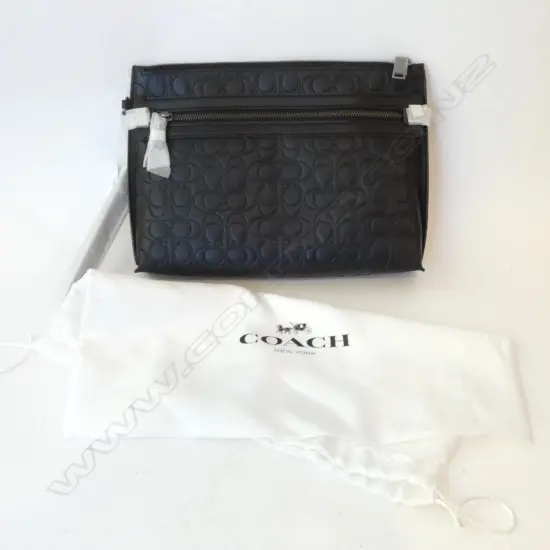 COACH BAG w. DUST BAG