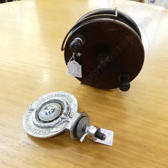 OLD WOODEN FISHING REEL & AUCKLAND AA BADGE N16954